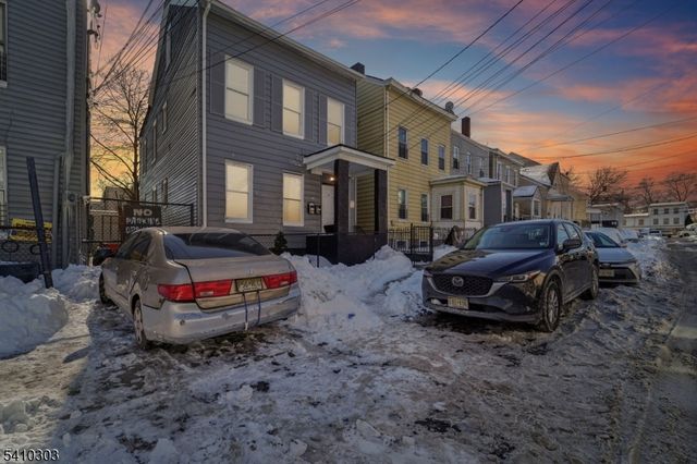 37 Hillman St, Paterson City, NJ 07522