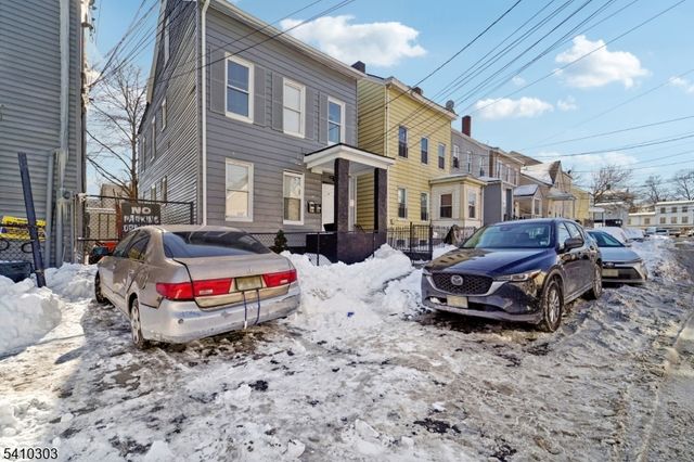 37 Hillman St, Paterson City, NJ 07522