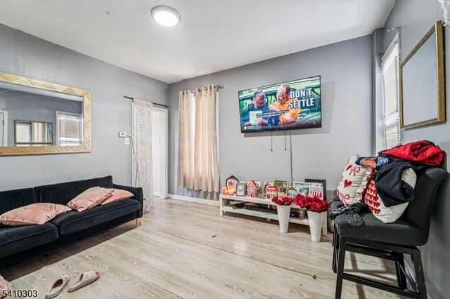 37 Hillman St, Paterson City, NJ 07522