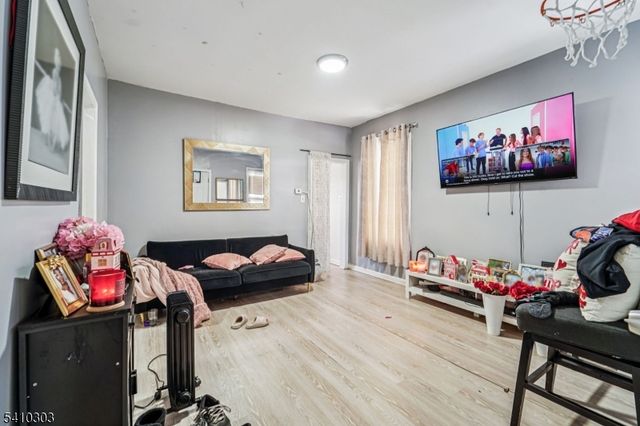 37 Hillman St, Paterson City, NJ 07522