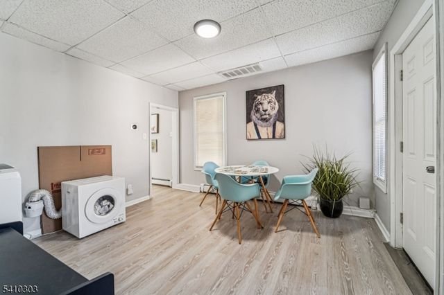 37 Hillman St, Paterson City, NJ 07522