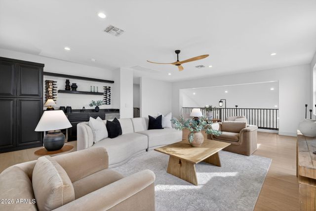 2735 E Flower Court, Gilbert, AZ 85298