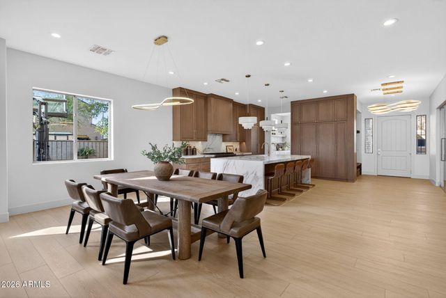 2735 E Flower Court, Gilbert, AZ 85298