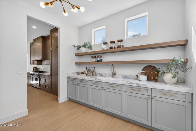 2735 E Flower Court, Gilbert, AZ 85298