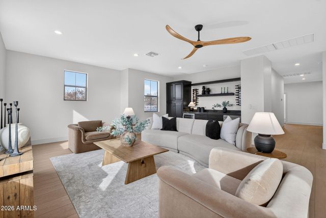 2735 E Flower Court, Gilbert, AZ 85298