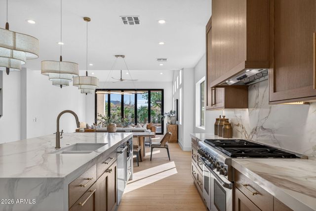 2735 E Flower Court, Gilbert, AZ 85298