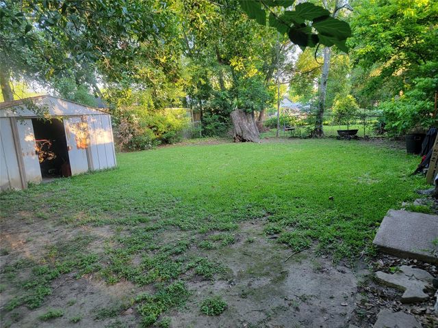 116 N Coffelt Street, Alvin, TX 77511