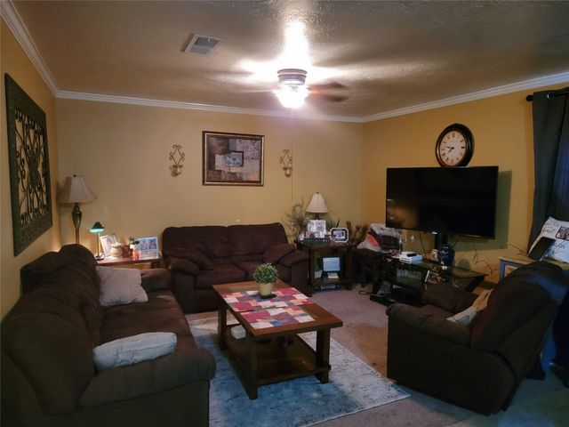 116 N Coffelt Street, Alvin, TX 77511
