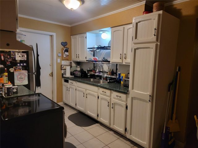 116 N Coffelt Street, Alvin, TX 77511