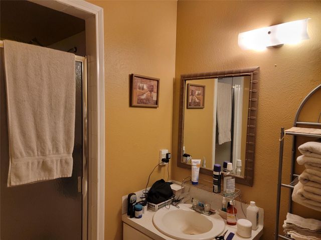 116 N Coffelt Street, Alvin, TX 77511