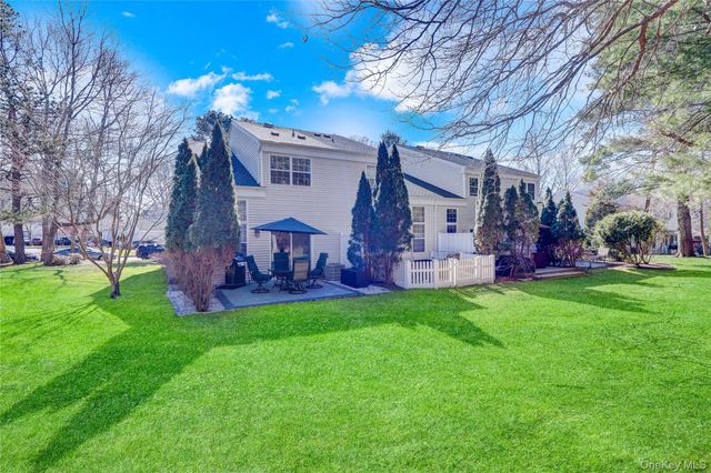 39 Quail Court, Manorville, NY 11949