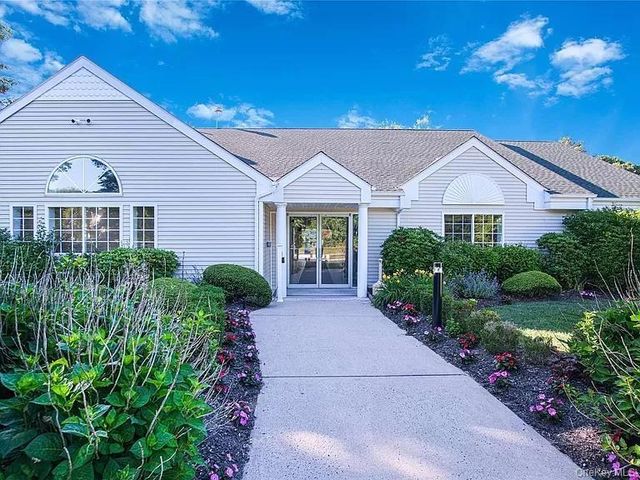 39 Quail Court, Manorville, NY 11949
