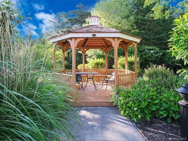 39 Quail Court, Manorville, NY 11949