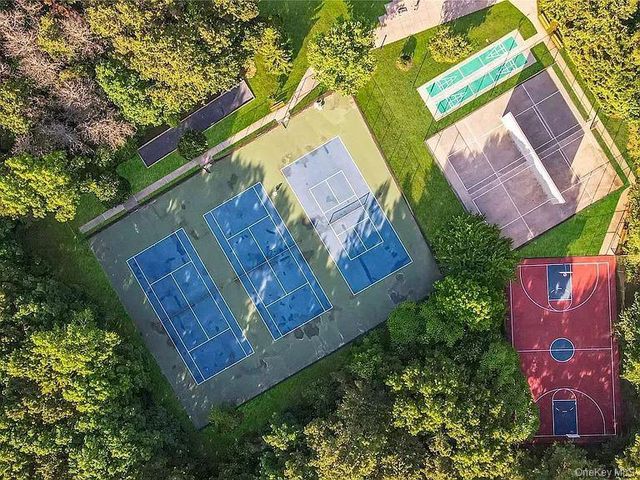 39 Quail Court, Manorville, NY 11949