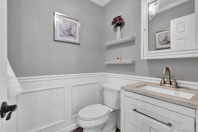 39 Quail Court, Manorville, NY 11949