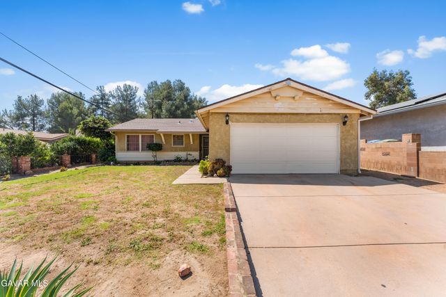 13525 Simshaw Avenue, Sylmar, CA 91342
