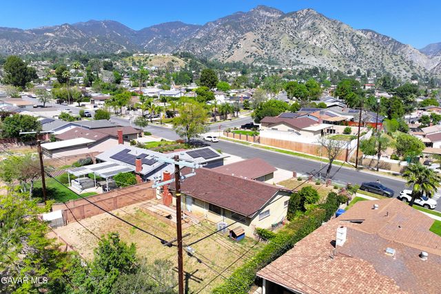 13525 Simshaw Avenue, Sylmar, CA 91342