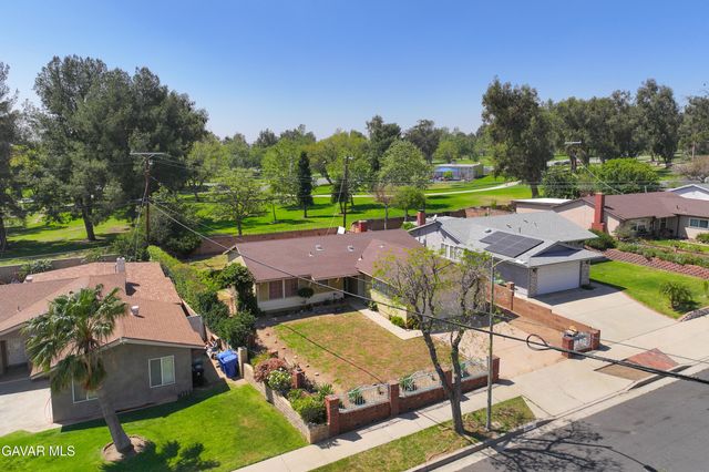 13525 Simshaw Avenue, Sylmar, CA 91342