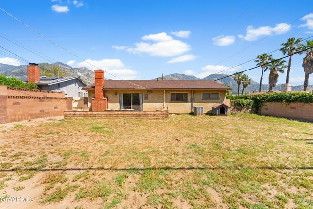 13525 Simshaw Avenue, Sylmar, CA 91342