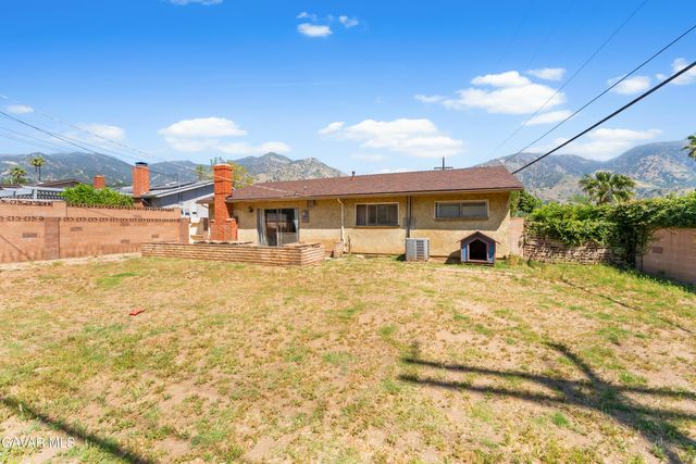 13525 Simshaw Avenue, Sylmar, CA 91342