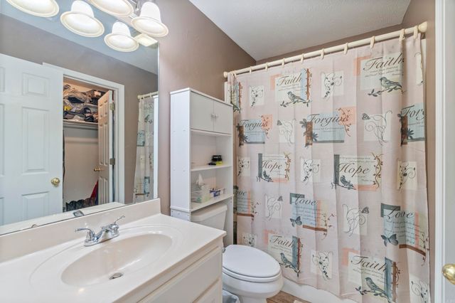 4640 Valiant, Conway, AR 72034