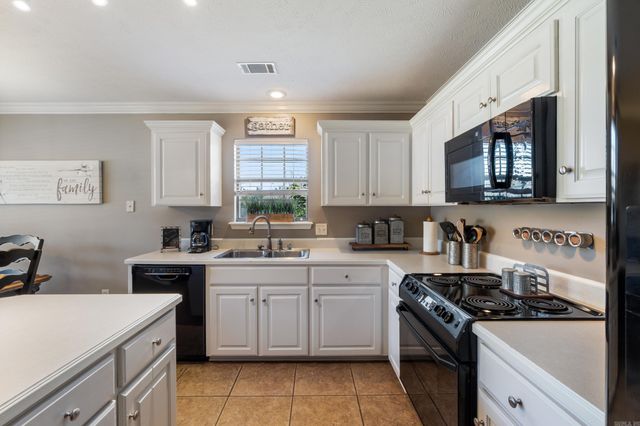 4640 Valiant, Conway, AR 72034