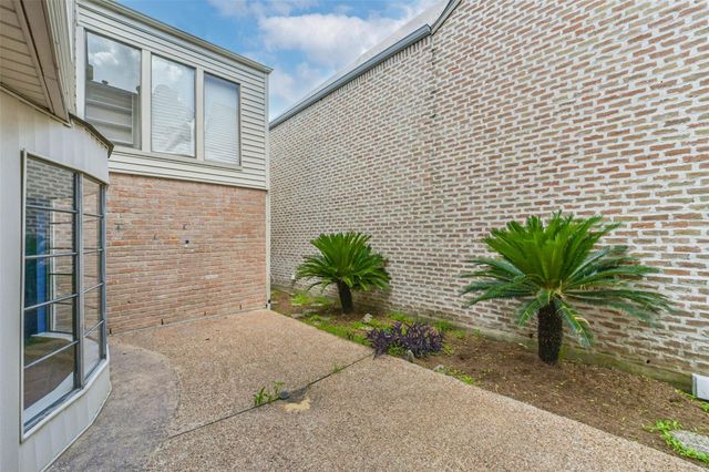 4008 Breakwood Drive, Houston, TX 77025