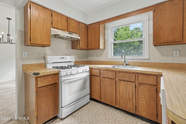 1075 Torremolinos Court, Toms River, NJ 08753