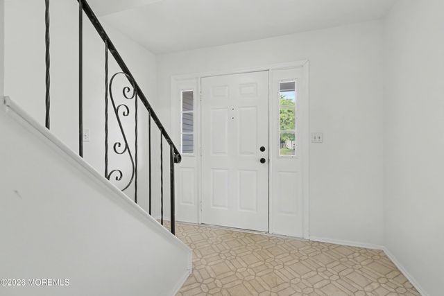 1075 Torremolinos Court, Toms River, NJ 08753