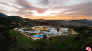 2551 White Stallion Road, Thousand Oaks, CA 91361