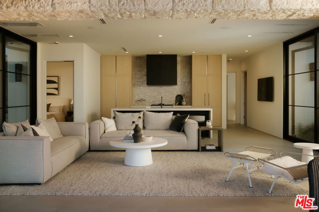 Image 34 of property listing at 2551 White Stallion Road, Thousand Oaks, CA 91361