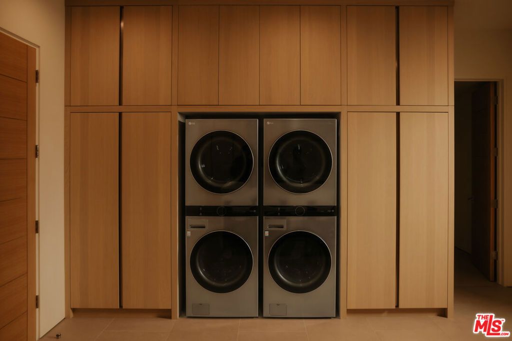 Image 42 of property listing at 2551 White Stallion Road, Thousand Oaks, CA 91361