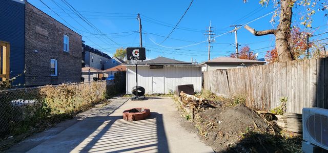 3520 S Winchester Avenue G, Chicago, IL 60609