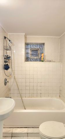 3520 S Winchester Avenue G, Chicago, IL 60609