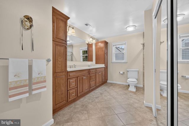 1240 PINE HILL RD, Mclean, VA 22101