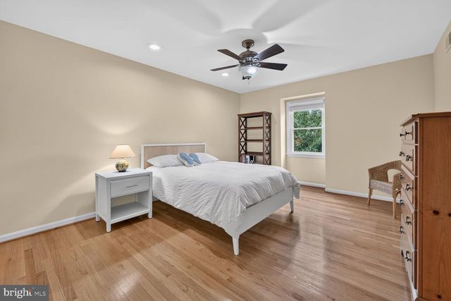1240 PINE HILL RD, Mclean, VA 22101