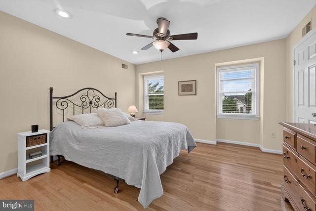 1240 PINE HILL RD, Mclean, VA 22101