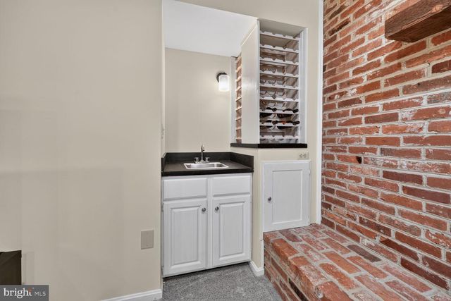 1240 PINE HILL RD, Mclean, VA 22101