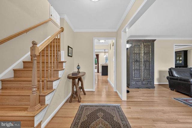 1240 PINE HILL RD, Mclean, VA 22101
