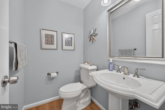 1240 PINE HILL RD, Mclean, VA 22101