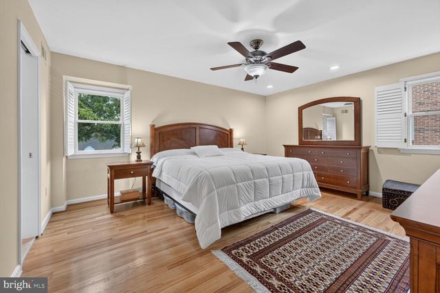 1240 PINE HILL RD, Mclean, VA 22101