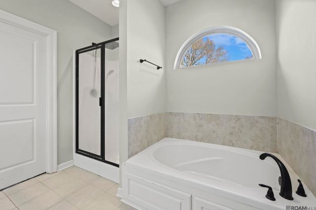 31067 Autumn Lake Dr, Walker, LA 70785