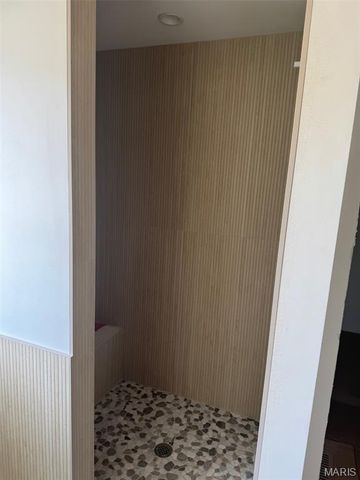 9504 Old Bonhomme Road, Olivette, MO 63132