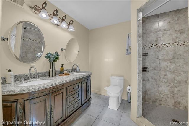 621 Dewey Street, Royal Oak, MI 48067