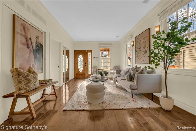 621 Dewey Street, Royal Oak, MI 48067