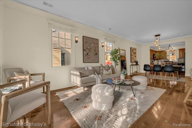 621 Dewey Street, Royal Oak, MI 48067