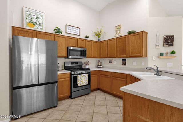 672 N BRIDLEGATE Drive, Gilbert, AZ 85234