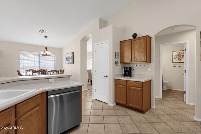672 N BRIDLEGATE Drive, Gilbert, AZ 85234