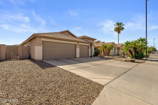 672 N BRIDLEGATE Drive, Gilbert, AZ 85234