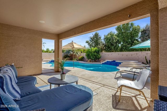 672 N BRIDLEGATE Drive, Gilbert, AZ 85234